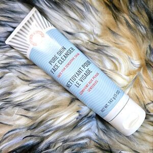 First Aid Beauty Cleanser